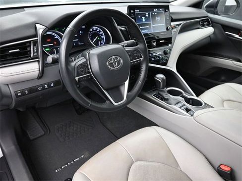 Used 2023 Toyota Camry XLE image 17