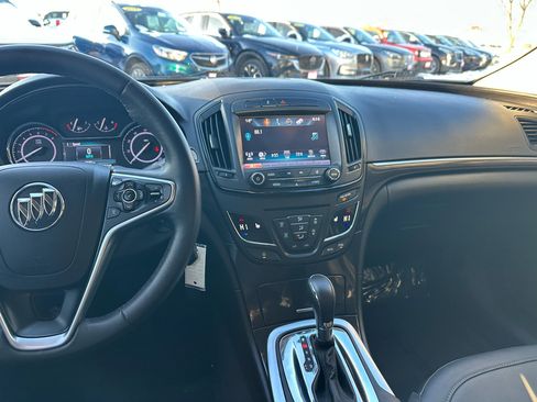 Used 2017 Buick Regal Sport Touring image 12