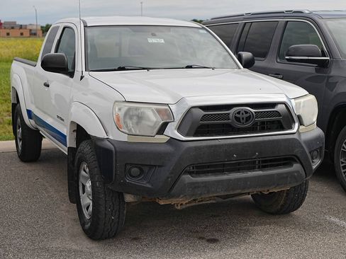 Used 2013 Toyota Tacoma PreRunner w/ SR5 Pkg RWD image 3