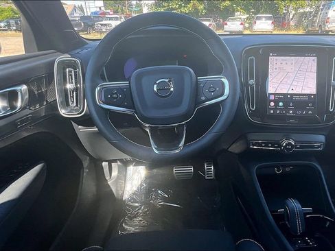 Used 2021 Volvo XC40 P8 Recharge w/ Advanced Package AWD/4WD image 7