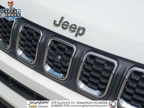 Used 2024 Jeep Compass Latitude w/ Sun and Sound Group AWD/4WD image 33