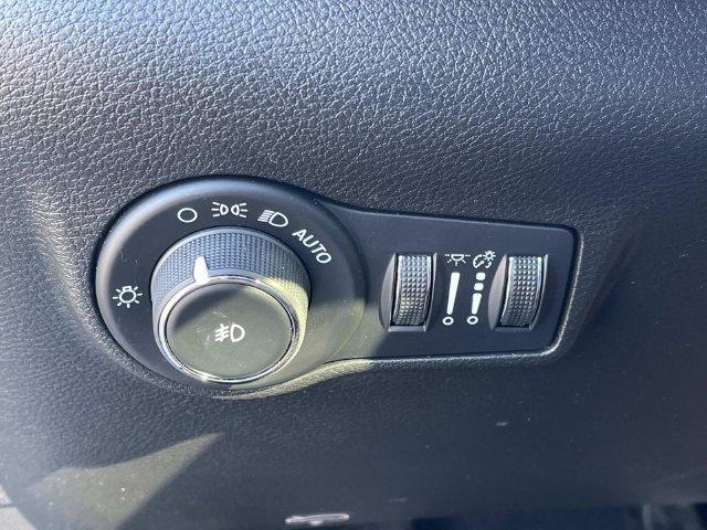Used 2024 Jeep Compass Limited w/ Elite Group AWD/4WD image 39