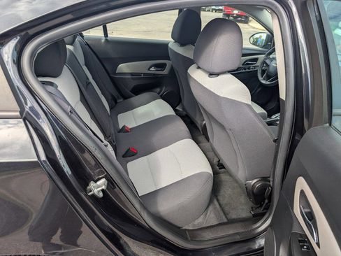 Used 2013 Chevrolet Cruze LS FWD image 12