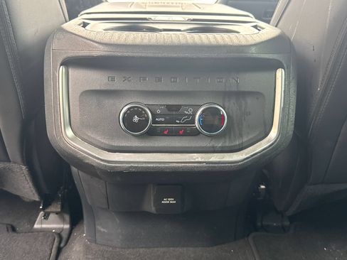 Used 2025 Ford Expedition Platinum AWD/4WD image 24