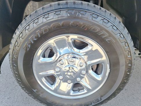 Used 2023 RAM 2500 Tradesman w/ Chrome Appearance Group image 25