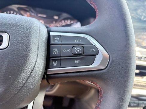 Used 2024 Jeep Compass Trailhawk AWD/4WD image 19