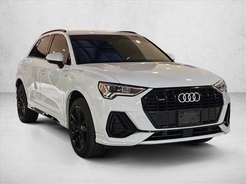 Used 2021 Audi Q3 2.0T Premium Plus w/ Premium Plus Package AWD/4WD image 3