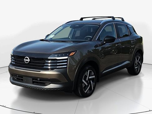 Used 2026 Nissan Kicks SV w/ SV Premium Package FWD image 8