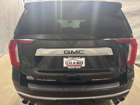 Used 2021 GMC Yukon Denali w/ Denali Premium Package AWD/4WD image 16