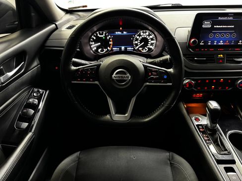 Used 2022 Nissan Altima 2.5 SV w/ SV Premium Package AWD/4WD image 16