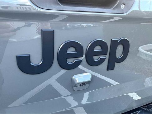 Used 2020 Jeep Gladiator Sport w/ Trailer Tow Package image 29