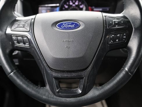 Used 2018 Ford Explorer XLT w/ Equipment Group 202A image 19