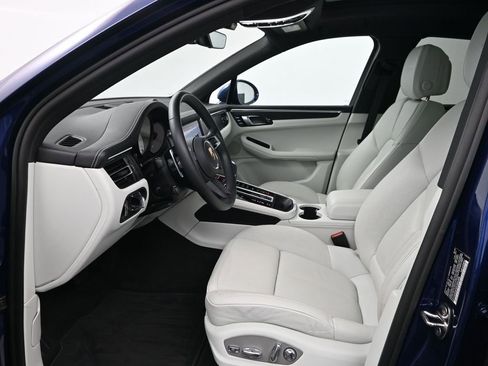 Certified 2023 Porsche Macan GTS image 4