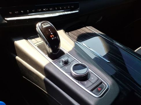 Used 2021 Cadillac Escalade Sport AWD/4WD image 16