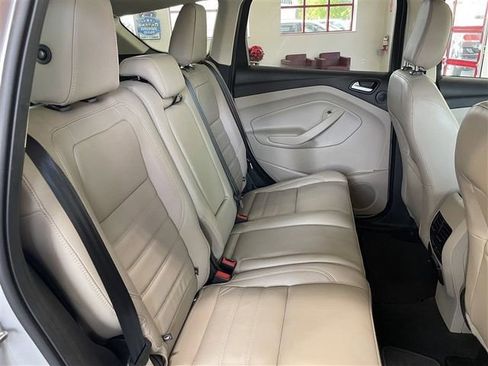 Used 2019 Ford Escape Titanium AWD/4WD image 28