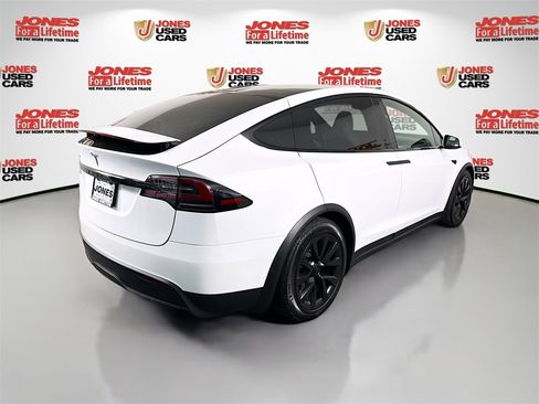 Used 2022 Tesla Model X image 14