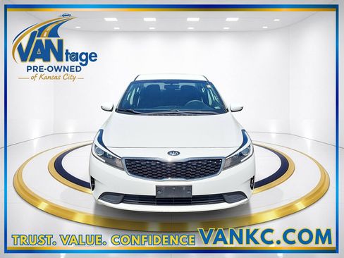 Used 2017 Kia Forte LX FWD image 2