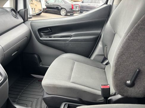 Used 2017 Nissan NV200 SV image 28