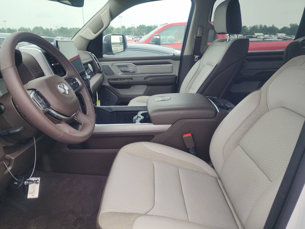 Used 2025 RAM 1500 Laramie AWD/4WD image 4