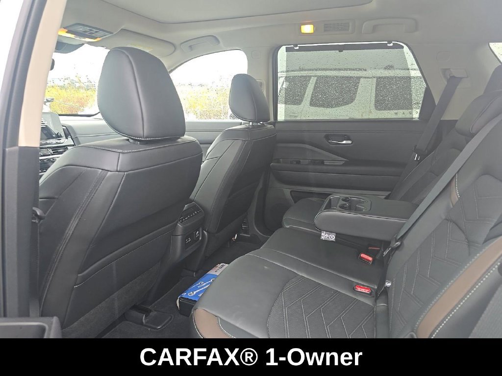 Certified 2025 Nissan Pathfinder Platinum w/ Cargo Package AWD/4WD image 4