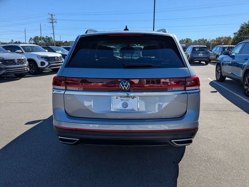New 2026 Volkswagen Atlas SE image 4