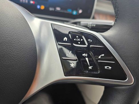 Used 2025 Mercedes-Benz C 300 4MATIC Sedan image 32