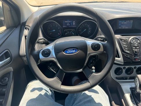 Used 2012 Ford Focus SE FWD image 17
