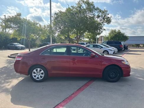 Used 2011 Toyota Camry LE w/ Fleet Convenience Pkg FWD image 4