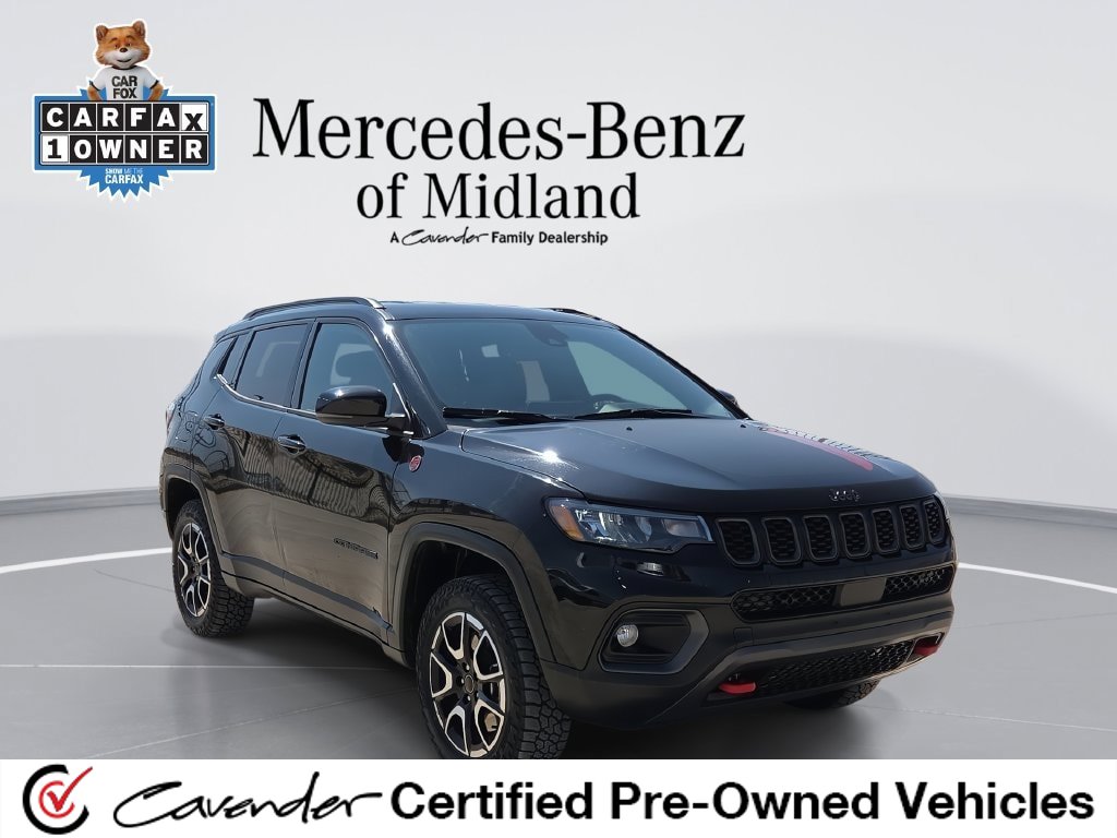 Used 2025 Jeep Compass Trailhawk AWD/4WD image 1
