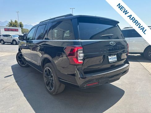 Used 2024 Ford Expedition Limited AWD/4WD image 5