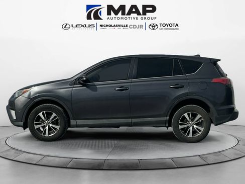 Used 2018 Toyota RAV4 XLE image 2