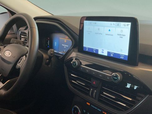 Used 2024 Ford Escape Active w/ Cold Weather Package FWD image 40