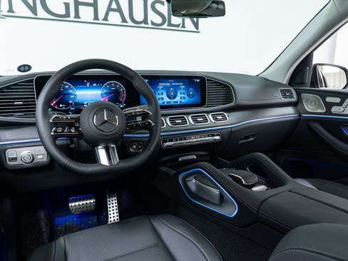 New 2026 Mercedes-Benz GLS 450 4MATIC image 16
