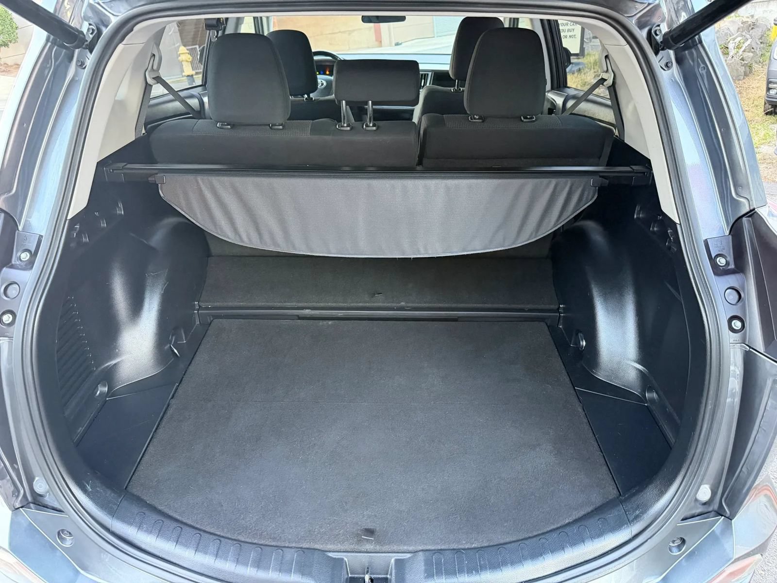 Used 2016 Toyota RAV4 XLE w/ Convenience Package AWD/4WD image 17