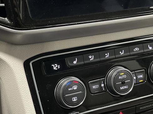 Used 2022 Volkswagen Atlas SE w/ Panoramic Sunroof Package image 8