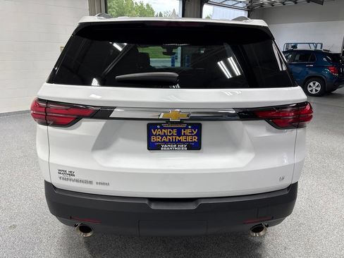 Used 2023 Chevrolet Traverse LT w/ LT Premium Package AWD/4WD image 6