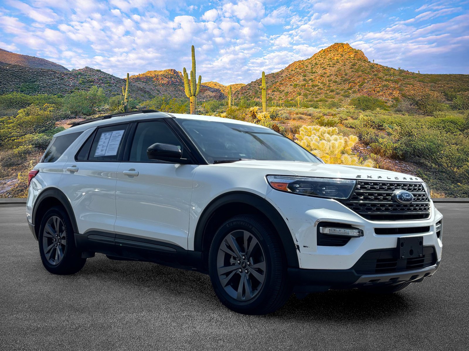 Used 2022 Ford Explorer XLT w/ Equipment Group 202A AWD/4WD image 2