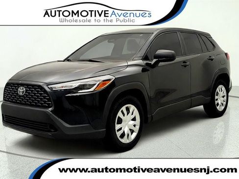 Used 2025 Toyota Corolla Cross L FWD image 1