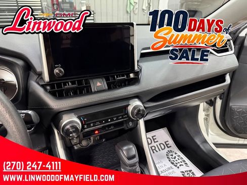 Used 2025 Toyota RAV4 XLE FWD image 14