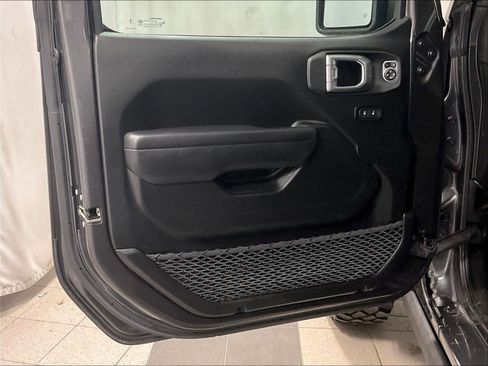 Used 2023 Jeep Wrangler Unlimited w/ Cold Weather Group image 9