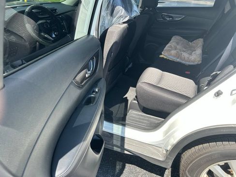 Certified 2020 Nissan Rogue SV FWD image 11