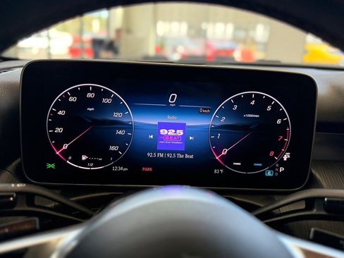 Used 2025 Mercedes-Benz C 300 4MATIC Sedan image 38