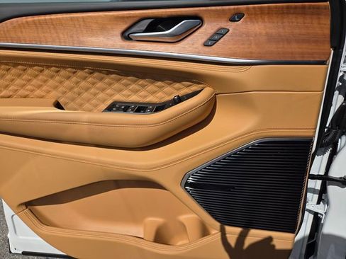 New 2026 Jeep Grand Cherokee Summit w/ Obsidian Package image 22