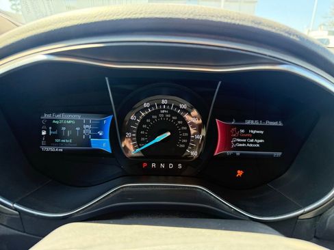 Used 2014 Ford Fusion SE w/ Equipment Group 202A FWD image 8