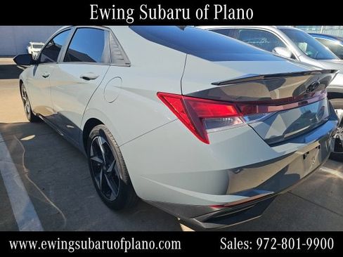 Used 2023 Hyundai Elantra SEL w/ Convenience Package FWD image 3