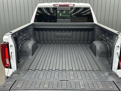 Used 2023 GMC Sierra 1500 SLT image 13
