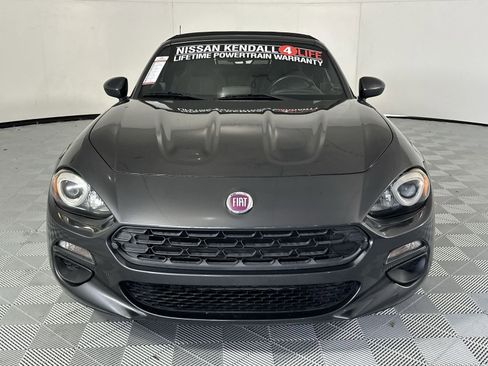 Used 2018 FIAT 124 Spider Classica w/ Technology & Siriusxm Group RWD image 3