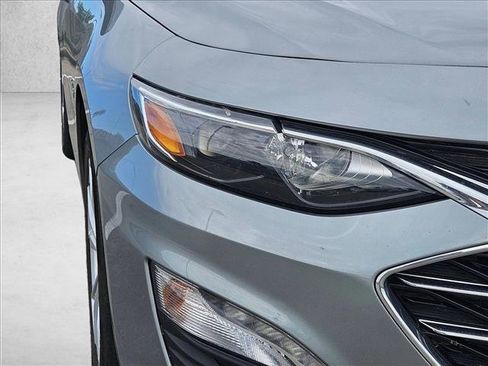 Used 2025 Chevrolet Malibu LT image 12