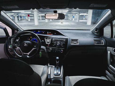 Used 2013 Honda Civic LX image 3