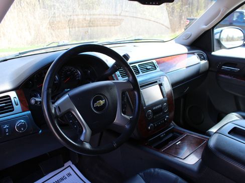 Used 2014 Chevrolet Tahoe LTZ AWD/4WD image 19